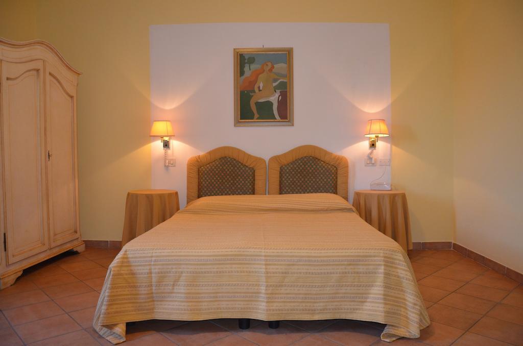 Hotel Il Fondaccio à Lizzano In Belvedere Chambre photo